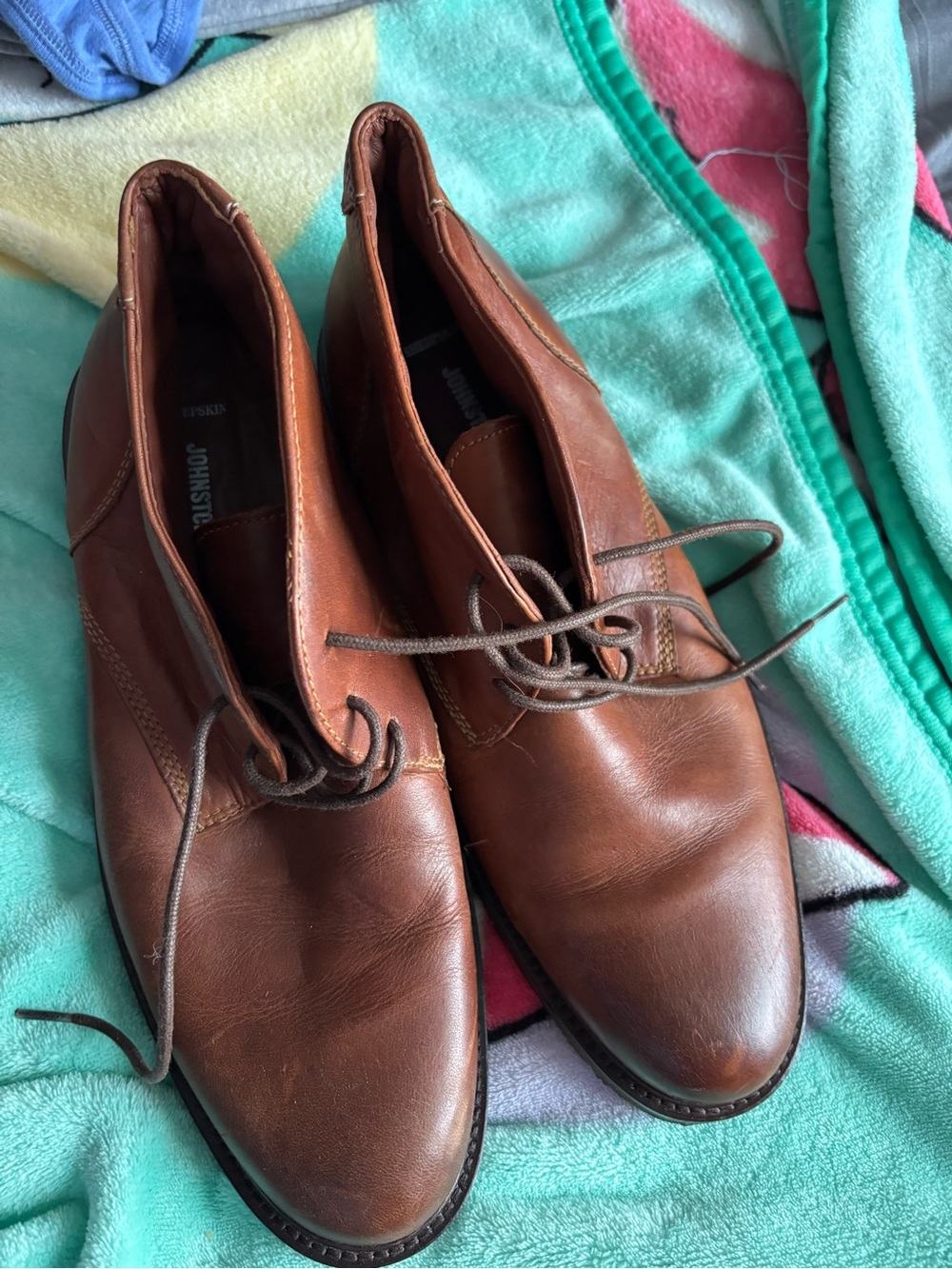 Johnston & Murphy Men's Chestnut Brown Leather Chukka Boots